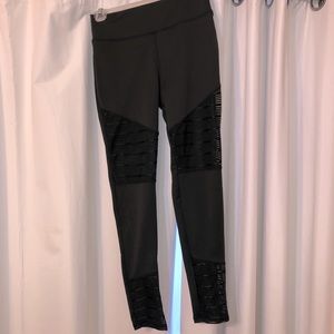 FitRepublic Black Detailed Cutout Workout Leggings